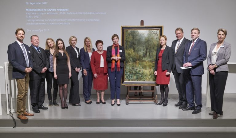 Beteiligte Personen bei der Übergabe des Gemäldes Waldweiher von Vasilij Polenov an das Stadtmuseum Taganrog, Kunsthalle zu Kiel, September 2017 – Konsekutivverdolmetschung Deutsch-Russisch durch Anna Deistler