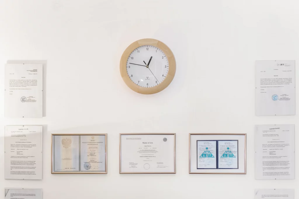 Diplome und Zertifikate einer beeidigten Dolmetscherin und Übersetzerin in Hamburg